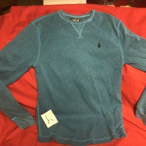 - VOLCOM sweater